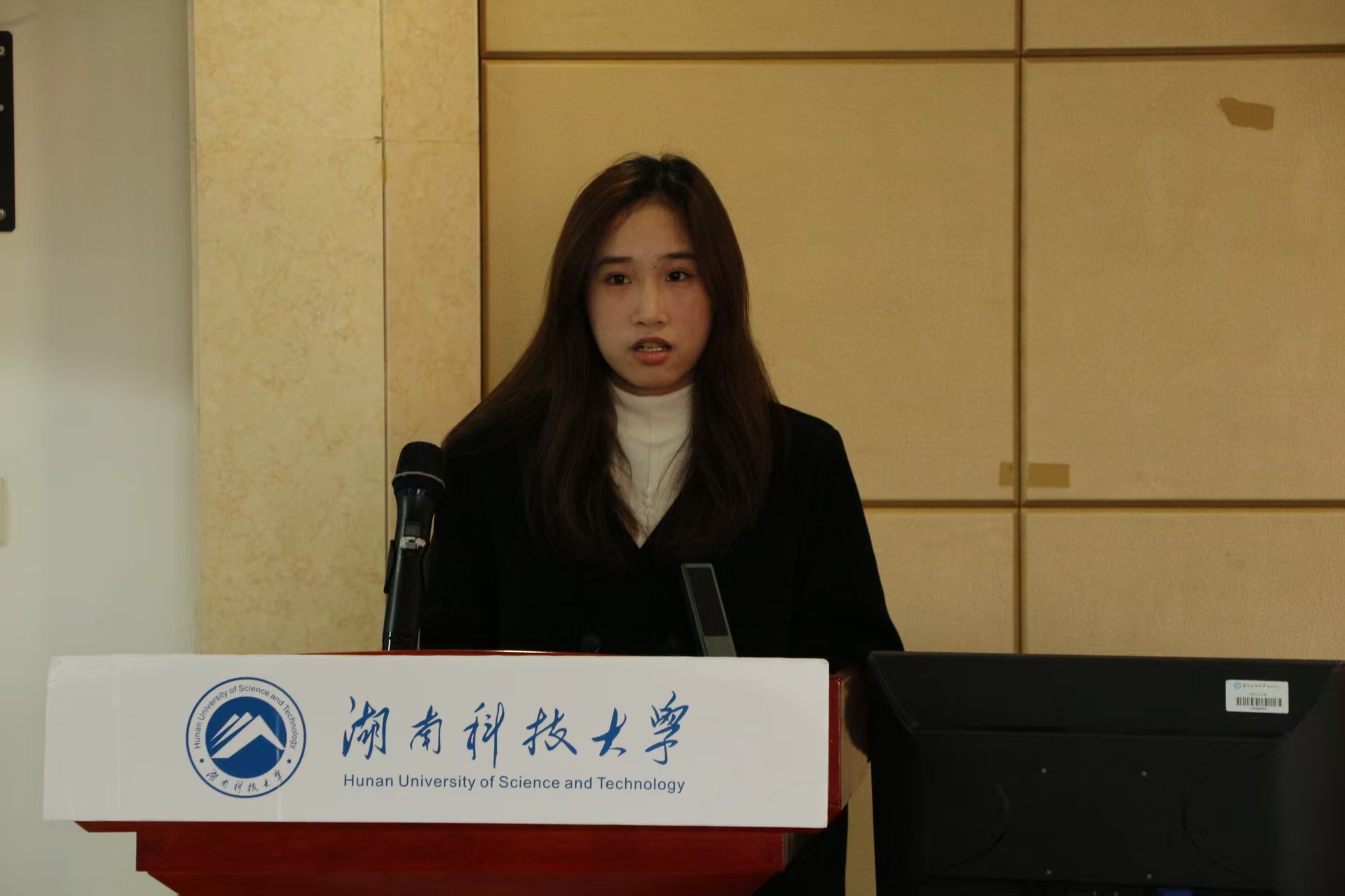 31f4580089b64517a6a31bcdc057f65d.jpg 31f4580089b64517a6a31bcdc057f65d.jpg